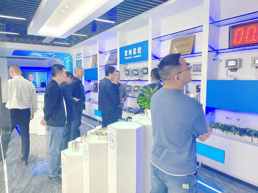 熱烈祝賀中國重型機械工業(yè)協(xié)會橋式起重機專業(yè)委員會九屆八次理 事會暨十屆一次會員大會在江蘇省常州市召開順利召開并圓滿結(jié)束！